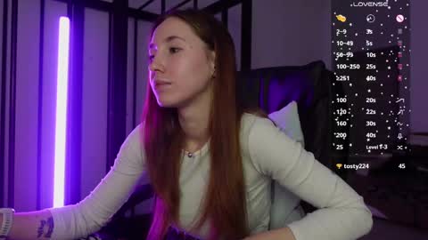 Snapshot of agelina_summer chatting on 02/10/25, 02:59 Agelina Lilly Laura online show from 02/10/25, 02:59