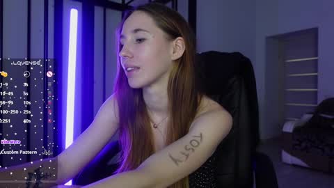 Snapshot of agelina_summer chatting on 02/15/25, 07:06 Agelina Lilly Laura online show from 02/15/25, 07:06