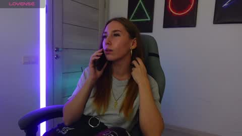 Snapshot of agelina_summer chatting on 09/13/25, 01:55 Agelina Lilly Laura online show from 09/13/25, 01:55