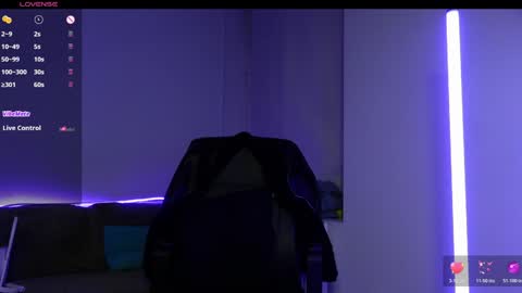 Snapshot of agelina_summer chatting on 10/28/25, 05:59 Agelina Lilly Laura online show from 10/28/25, 05:59