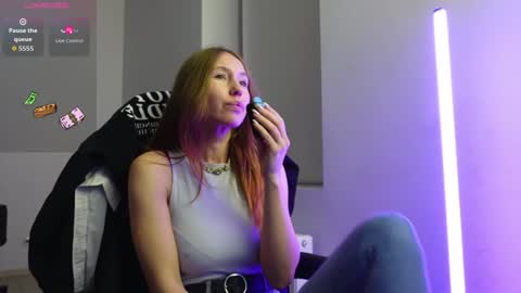 Snapshot of agelina_summer chatting on 12/02/25, 08:48 Agelina Lilly Laura online show from 12/02/25, 08:48