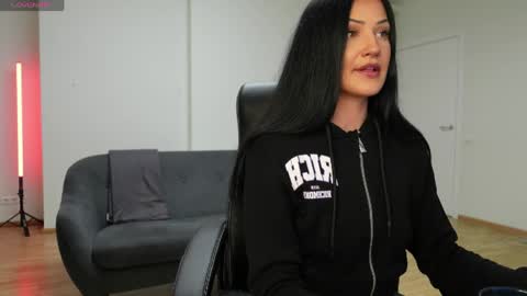 Snapshot of agelina_summer chatting on 04/14/26, 07:09 Agelina Lilly Laura online show from 04/14/26, 07:09