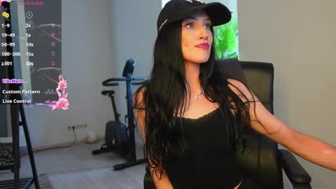 Snapshot of agelina_summer chatting on 06/03/26, 02:33 Agelina Lilly Laura online show from 06/03/26, 02:33