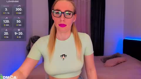 Snapshot of agent_polly chatting on 02/26/26, 03:33 Polly online show from 02/26/26, 03:33