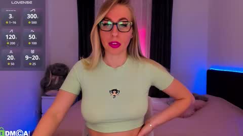 Snapshot of agent_polly chatting on 03/14/26, 02:00 Polly online show from 03/14/26, 02:00