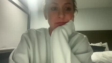 Annie online show from 01/11/25, 01:59