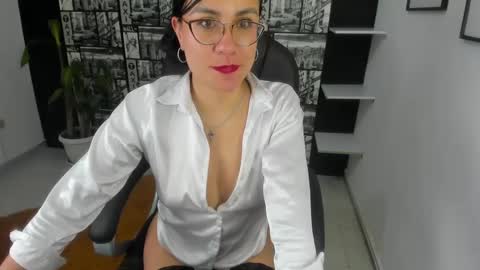 Snapshot of aghata_moon chatting on 12/20/24, 12:41 Aghata Moon online show from 12/20/24, 12:41