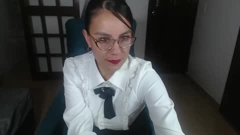 Snapshot of aghata_moon chatting on 01/27/25, 02:46 Aghata Moon online show from 01/27/25, 02:46