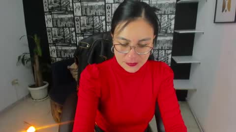 Snapshot of aghata_moon chatting on 01/30/25, 06:00 Aghata Moon online show from 01/30/25, 06:00