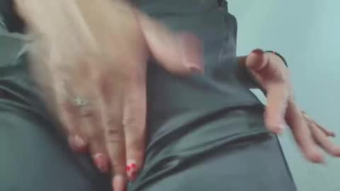 Snapshot of aghata_moon chatting on 02/15/25, 09:15 Aghata Moon online show from 02/15/25, 09:15