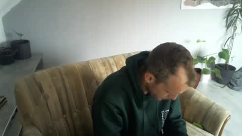 Snapshot of agin17 chatting on 02/27/25, 08:17 agin17 online show from 02/27/25, 08:17