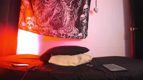 Snapshot of agnes_jones chatting on 12/19/25, 11:34 agnes_jones online show from 12/19/25, 11:34