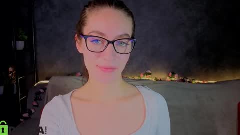 agnes wells online show from 12/02/25, 09:25