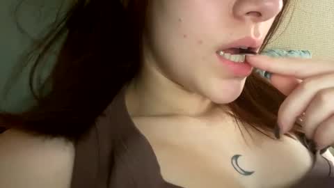 Snapshot of agnes_your chatting on 11/03/25, 10:05 Agnes online show from 11/03/25, 10:05