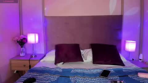 agnesrocuzzo online show from 10/06/25, 03:04