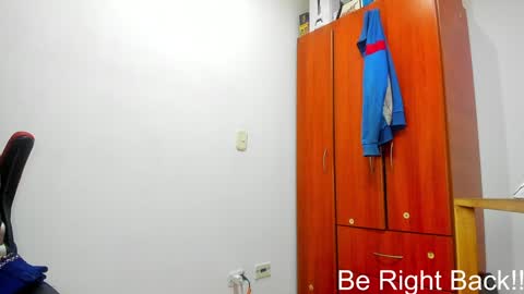 Snapshot of aguslover chatting on 12/22/24, 04:48 Agustin online show from 12/22/24, 04:48