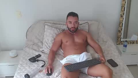 agustinsr online show from 10/22/25, 04:51