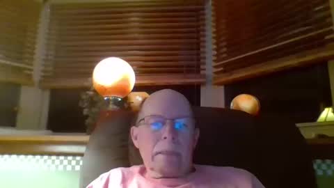 Snapshot of aguynrkfrd chatting on 10/13/25, 10:15 aguynrkfrd online show from 10/13/25, 10:15