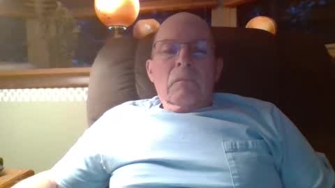 Snapshot of aguynrkfrd chatting on 11/09/25, 10:41 aguynrkfrd online show from 11/09/25, 10:41