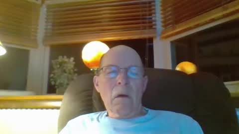 aguynrkfrd online show from 04/15/26, 10:11