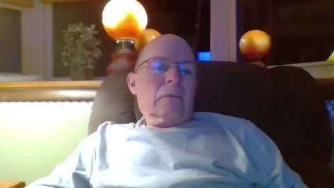 aguynrkfrd online show from 04/29/26, 09:35