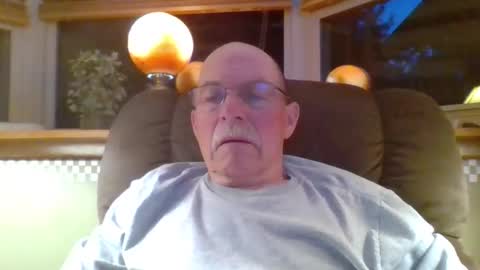 aguynrkfrd online show from 05/31/26, 09:38