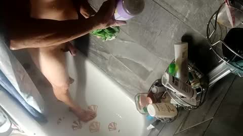 ahappyhippie online show from 12/19/24, 11:39