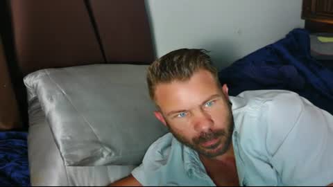 Snapshot of ahardman10 chatting on 07/08/26, 02:21 Blue Eyed Handsome Man online show from 07/08/26, 02:21