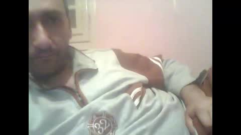 Snapshot of ahmedzeen5501 chatting on 04/23/26, 09:28 AZ arabnight online show from 04/23/26, 09:28