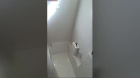 Snapshot of aholevibe chatting on 04/18/26, 11:16 Jay online show from 04/18/26, 11:16