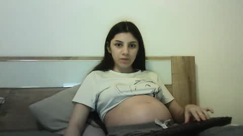 Selena online show from 11/05/25, 05:13