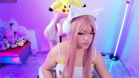 Snapshot of ahri_elderwood chatting on 10/05/25, 04:33 Ahri help me get to 100 online show from 10/05/25, 04:33