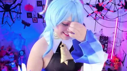 Snapshot of ahri_elderwood chatting on 10/31/25, 05:25 Ahri help me get to 100 online show from 10/31/25, 05:25