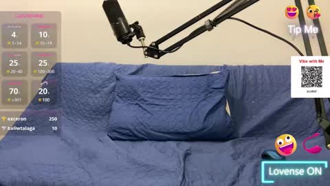 Snapshot of ahsleysnow chatting on 02/20/25, 10:04 AHSLEY online show from 02/20/25, 10:04