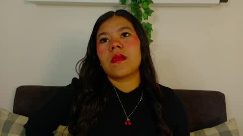Snapshot of ahslyevans__ chatting on 04/20/26, 11:35 AHSLY online show from 04/20/26, 11:35
