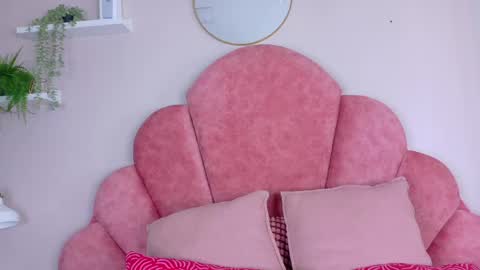 Snapshot of ahslyevans__ chatting on 04/24/26, 03:14 AHSLY online show from 04/24/26, 03:14