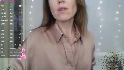 Snapshot of ahtena chatting on 12/22/25, 11:07 Ahtena online show from 12/22/25, 11:07