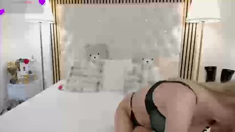 Snapshot of ai_bamby chatting on 03/13/26, 08:10 Sarah online show from 03/13/26, 08:10