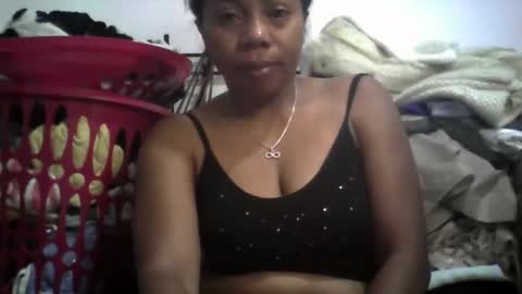 Snapshot of aicha_boobs chatting on 05/18/26, 12:51 Aicha boobs online show from 05/18/26, 12:51