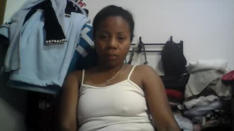 Snapshot of aicha_boobs chatting on 05/27/26, 01:57 Aicha boobs online show from 05/27/26, 01:57
