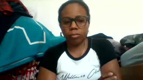 Snapshot of aicha_boobs chatting on 06/17/26, 10:17 Aicha boobs online show from 06/17/26, 10:17