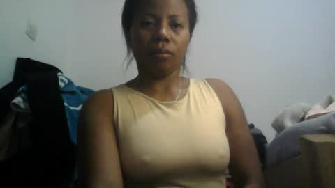 Snapshot of aicha_boobs chatting on 07/28/26, 02:29 Aicha boobs online show from 07/28/26, 02:29