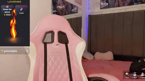 Snapshot of aida_princess chatting on 01/31/26, 11:14 Aida online show from 01/31/26, 11:14