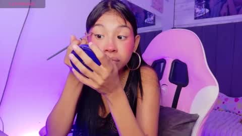 Snapshot of aida_princess chatting on 05/04/26, 11:23 Aida online show from 05/04/26, 11:23