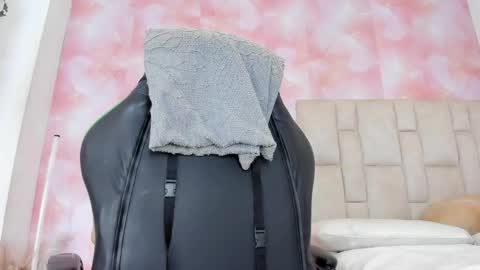 karoline  online show from 02/12/26, 06:03