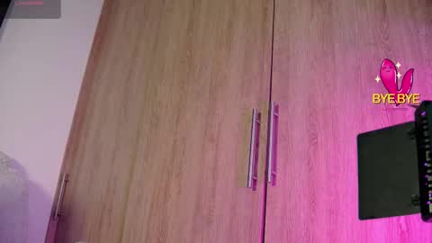 Aida  online show from 10/19/25, 10:49