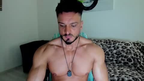 aidandark0 online show from 11/18/25, 09:36