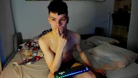 Snapshot of aidensensual chatting on 03/05/26, 04:08 Aiden Sensual online show from 03/05/26, 04:08