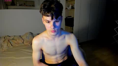 Snapshot of aidensensual chatting on 05/14/26, 07:31 Aiden Sensual online show from 05/14/26, 07:31