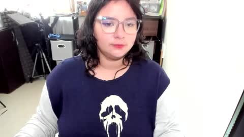 Snapshot of aikadreams chatting on 11/07/25, 01:00 Catalina online show from 11/07/25, 01:00